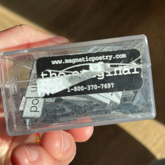 Magnetic Poetry Kids' Magnetic Word Kit - Picture 5 of 5